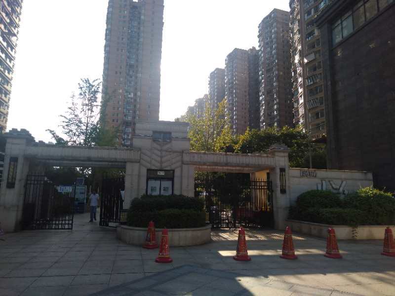 金澤園小區(qū)法拍房二期8、9棟304室
