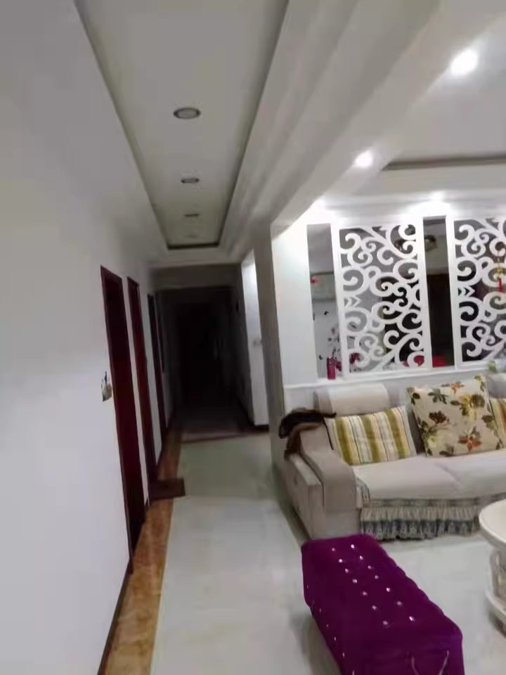 （8折 大露臺）金澤園小區(qū)法拍房二期2、3棟305室