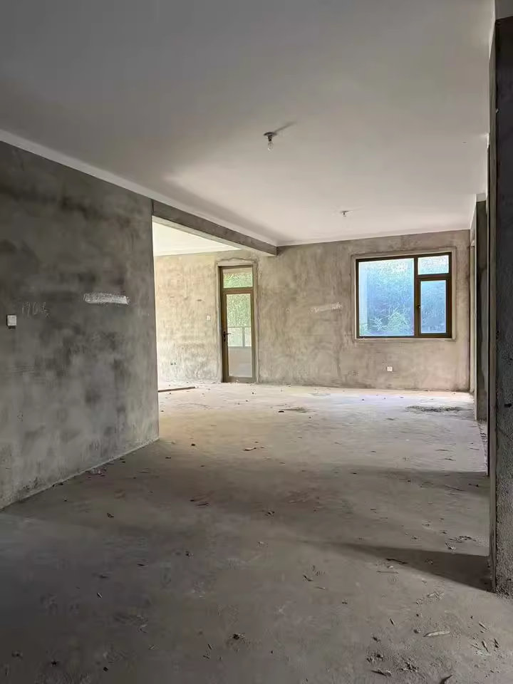 （核心位置）綠地湖湘商業(yè)中心法拍房4棟5015室